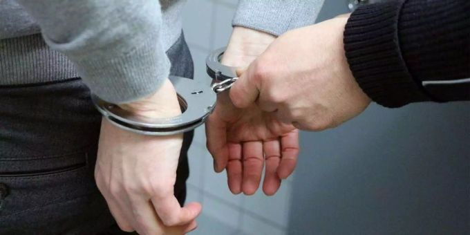 Im Tessin - Zwei Männer wegen möglicher Schändung festgenommen