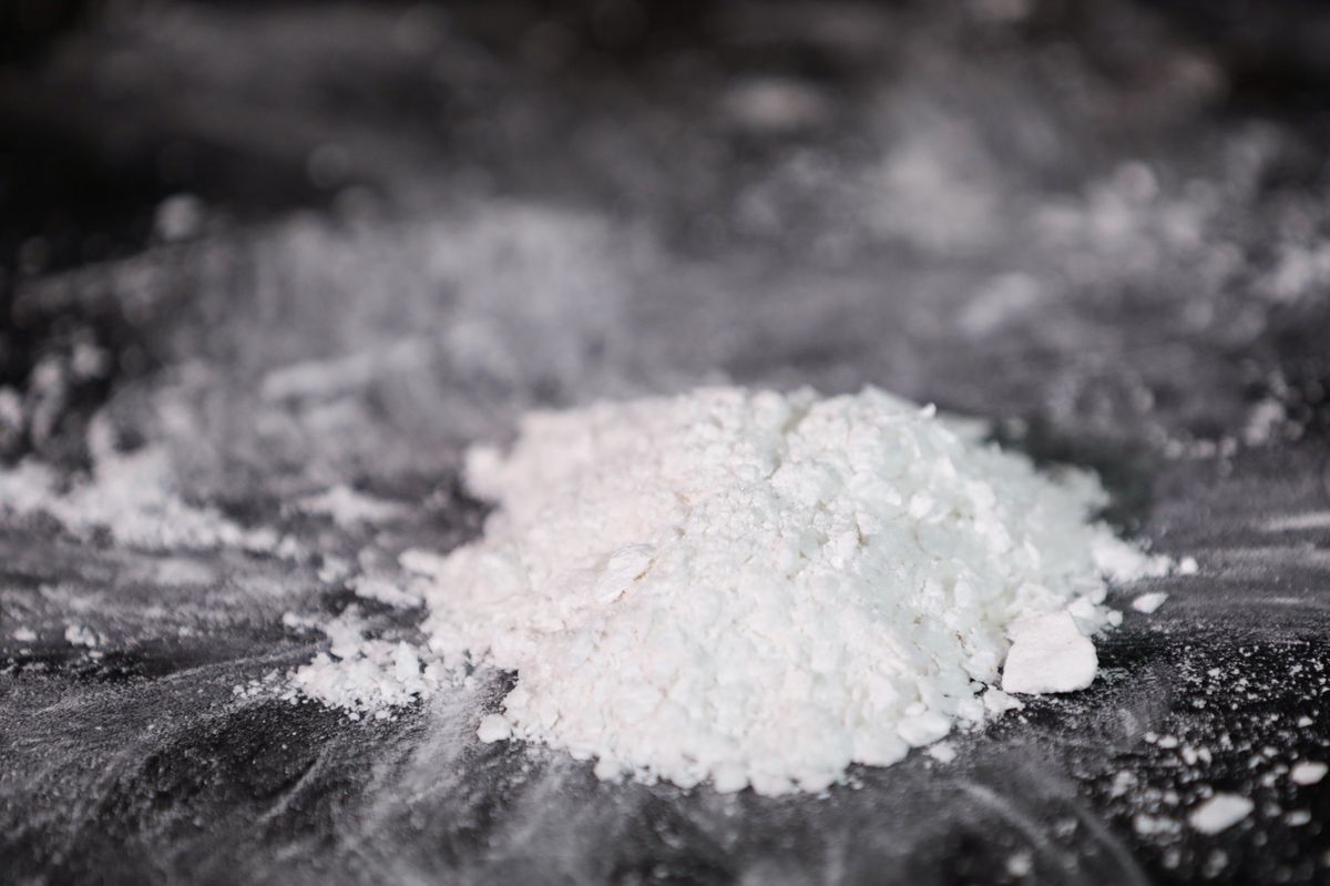 Zwei Drogenkuriere flogen auf, als sie zehn Kilo Kokain in und aus der Schweiz schmuggeln wollten. 