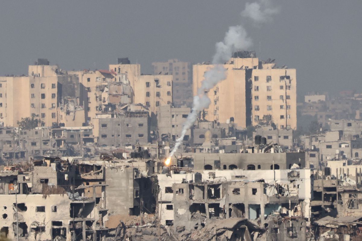 Nichts als Zerstörung: Einschlag israelischer Raketen im Norden von Gaza.