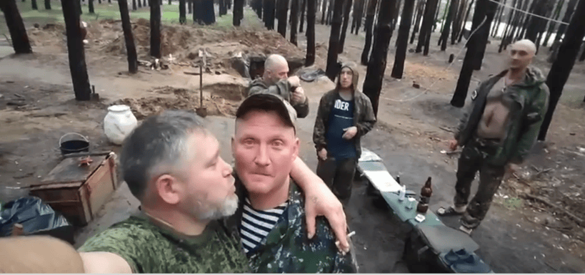 Ein Video von Militärangehörigen in Cherson, die Drogen konsumieren, wurde im August dieses Jahres auf einem russischen Telegram-Kanal veröffentlicht. Das russische Medium «Verstka» konnte die Aufnahmen verifizieren.