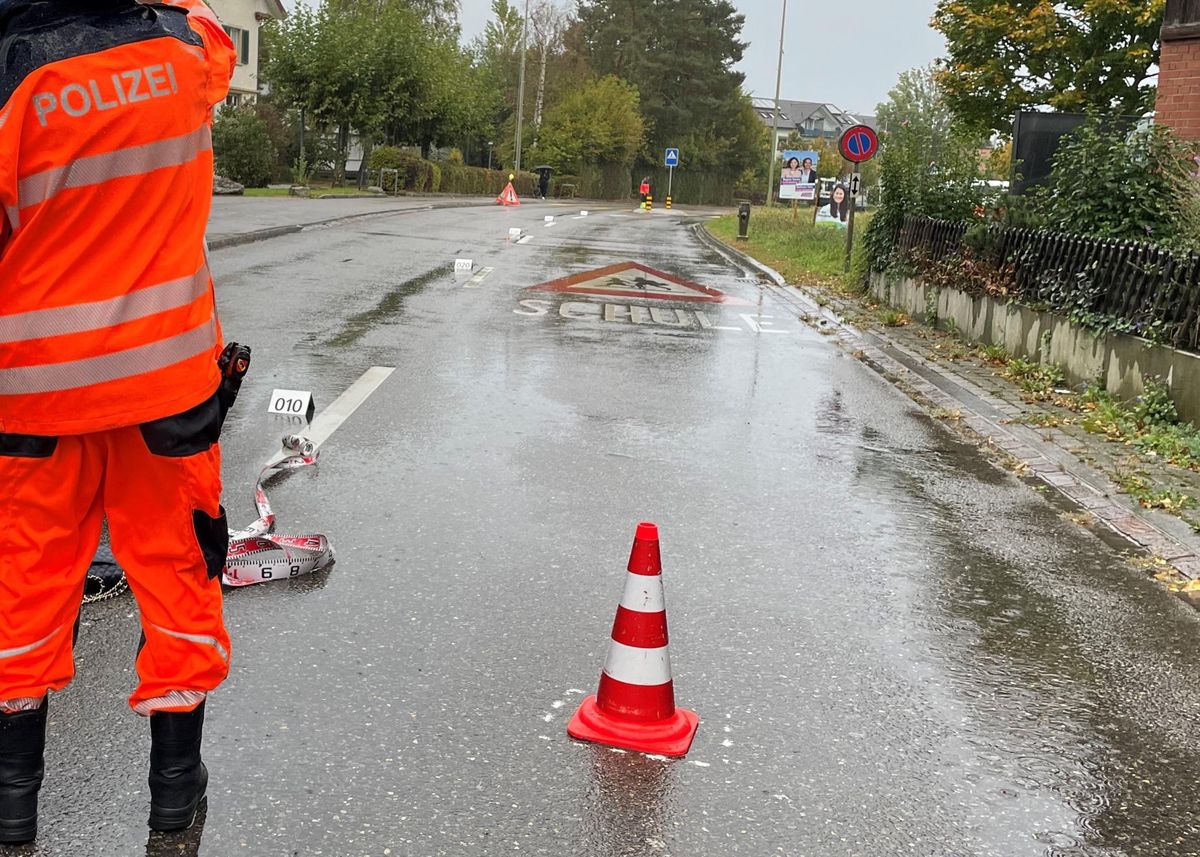 Am frühen Samstagmorgen ereignete sich ein schwerer Verkehrsunfall in Schwerzenbach ZH. 