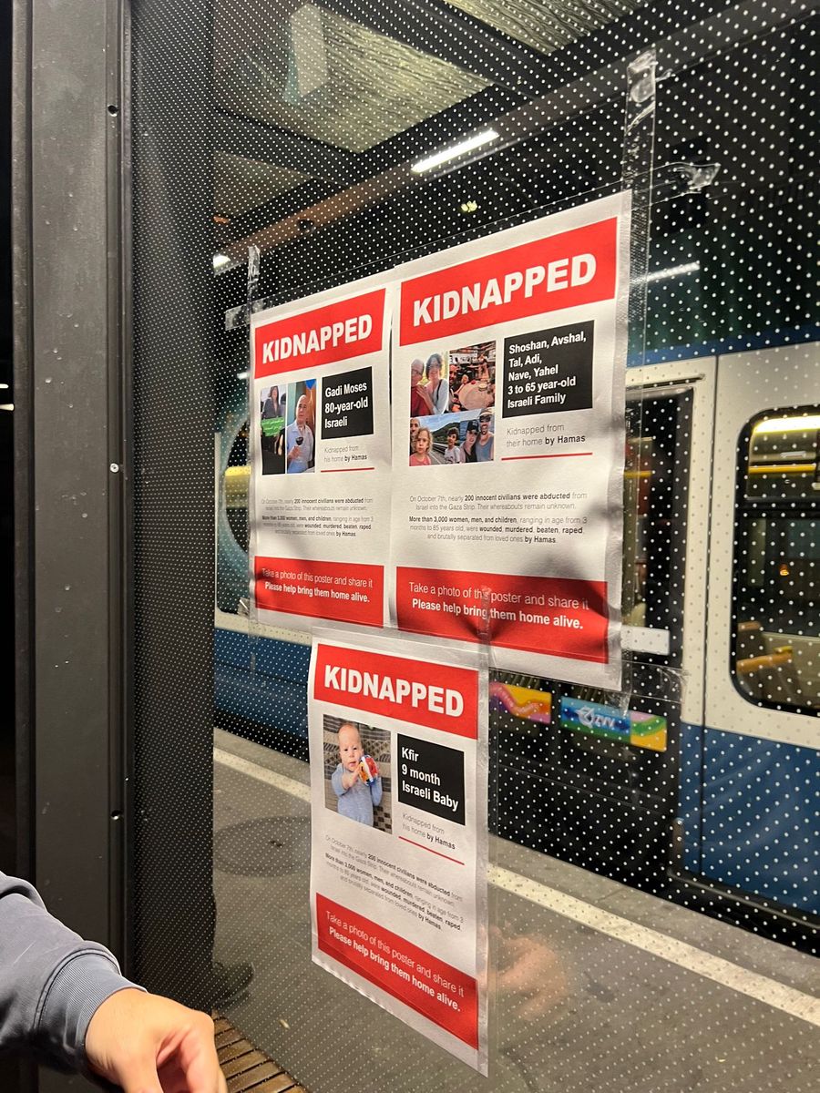 Auch die Namen der mutmasslichen Opfer sind auf den Flyer abgedruckt. 