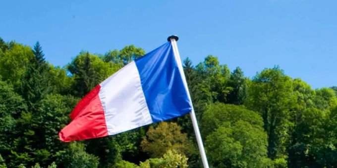 Über den Sommer - Frankreichs Wirtschaft schrumpft überraschend