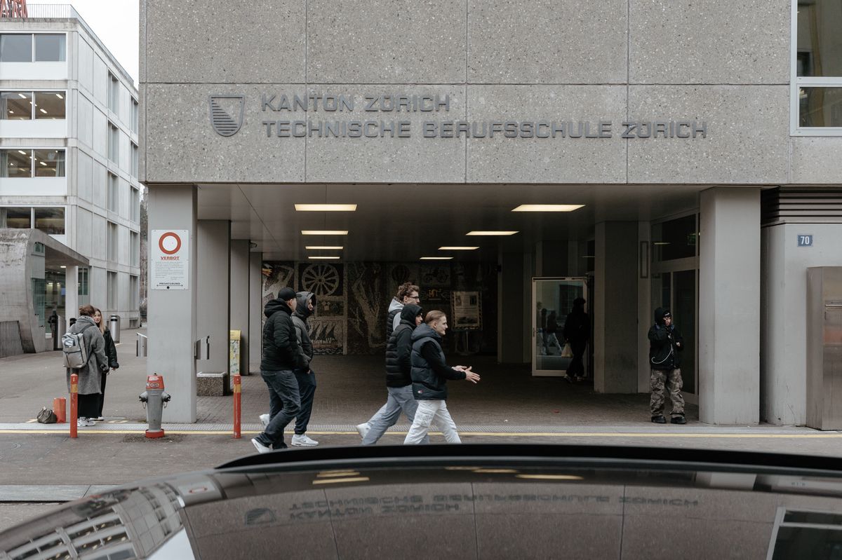 An der Technischen Berufsschule Zürich ist ein Streit zwischen den Lehrpersonen und der Rektorin ausgebrochen.