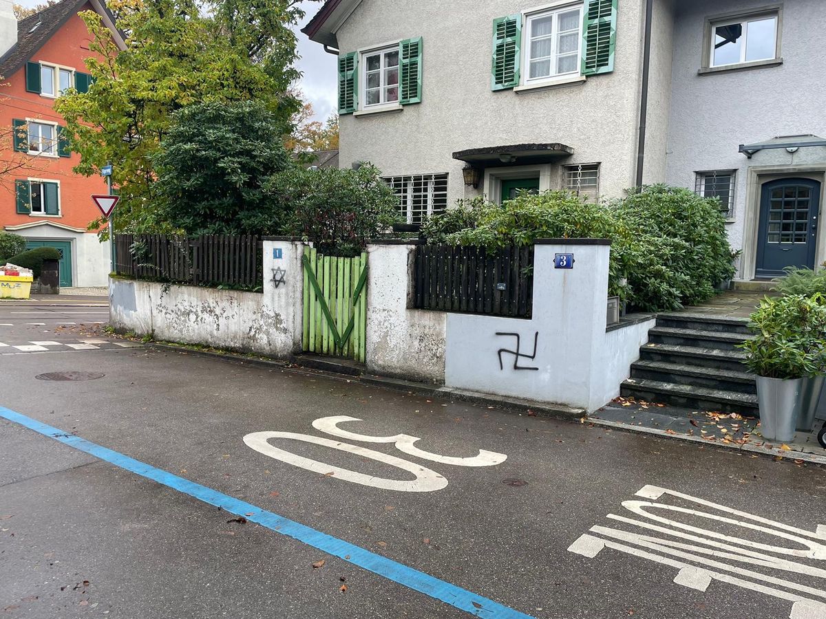 Am Freitagmorgen wurden im Kreis 7 erneut mehrere antisemitische Graffitis entdeckt.