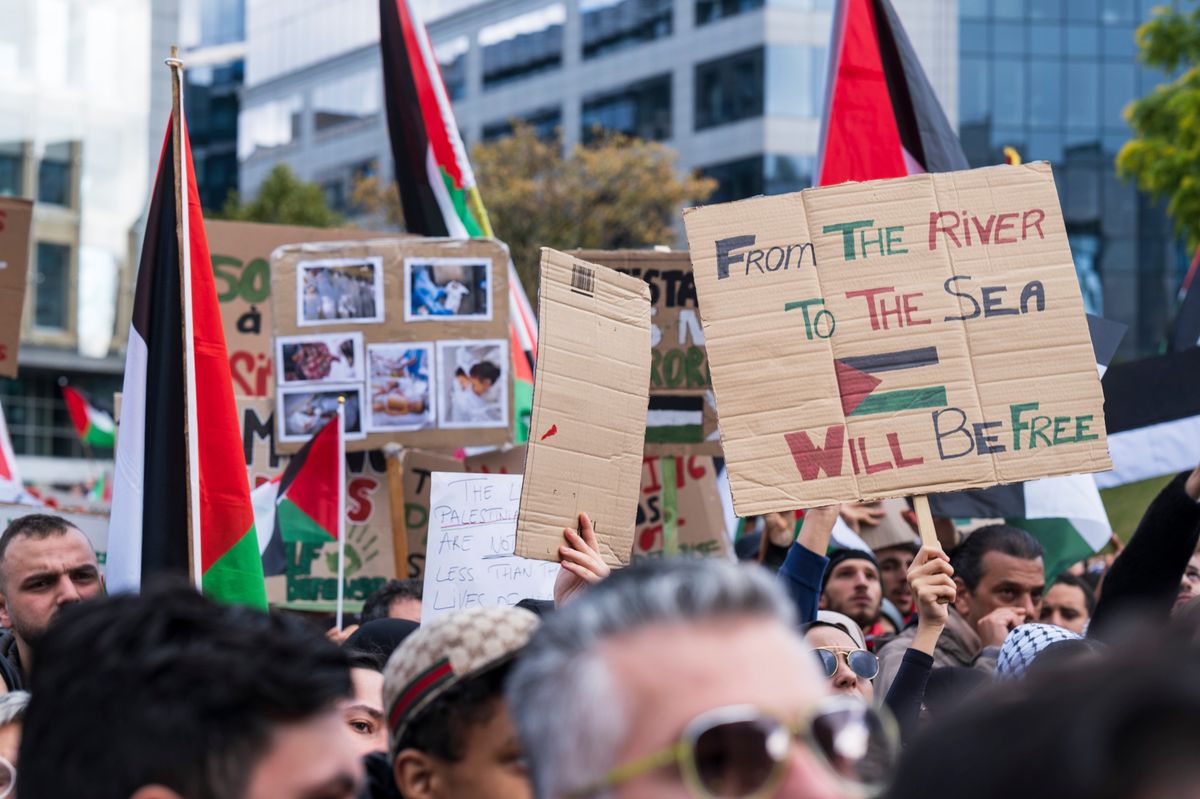 Menschen an einer Pro-Palästina-Demonstration am 22. Oktober 2023 in Brüssel, Belgien.