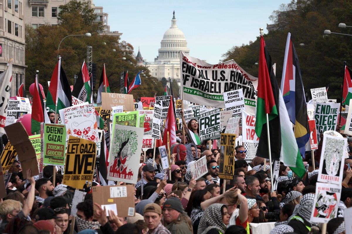 Zehntausende demonstrieren in Washington für Palästina.