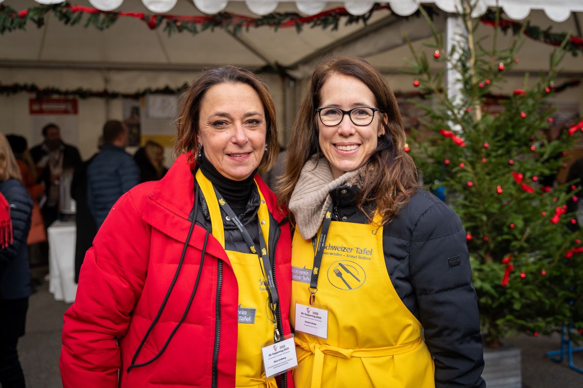 «Es ist ein tolles Ereignis», sagt Sandra Keller (rechts), Präsidentin des Gönnervereins Region Zürich. «Die Schweizer Tafel leistet eine zentrale Arbeit im Kampf gegen Armut in der Schweiz.»