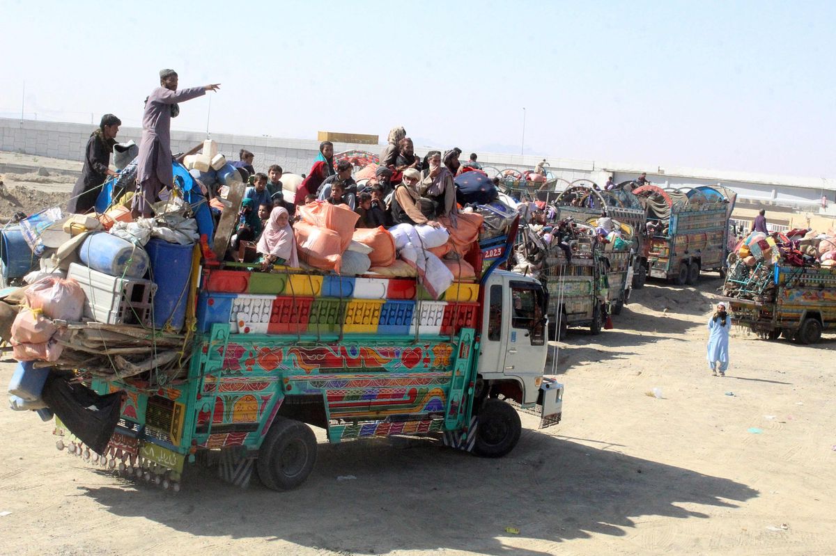 Afghanen am Grenzübergang Chaman: Zigtausende versuchten Stunden vor Ablauf der Frist für die freiwillige Ausreise, Pakistan zu verlassen. 