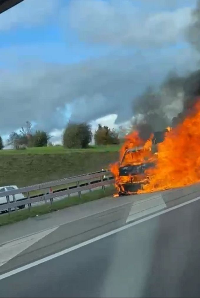 Fahrzeugbrand A1