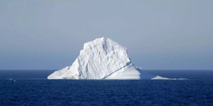 antarktis riesiger eisberg