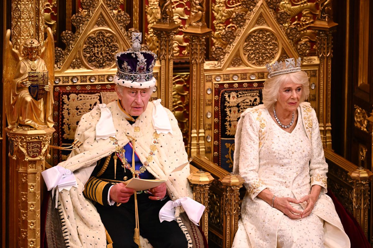 Seine erste Thronrede: König Charles mit Gemahlin Camilla. 