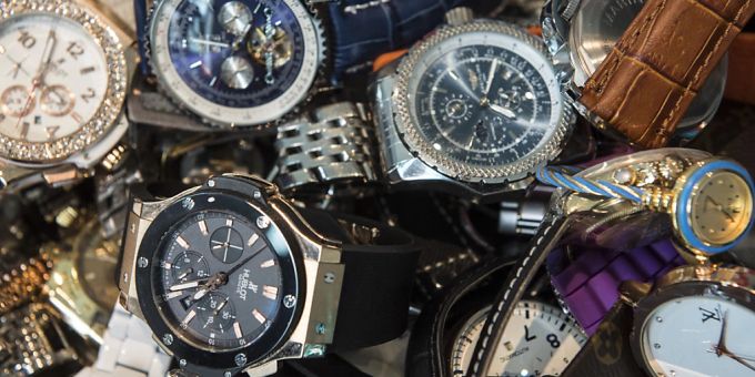 Alles gefälscht: Beschlagnahmte Uhren in Chiasso TI. (Archivbild)