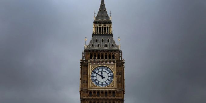 Big-Ben-Glockenschlag - 100. Jubiläum von Übertragung zu Silvester