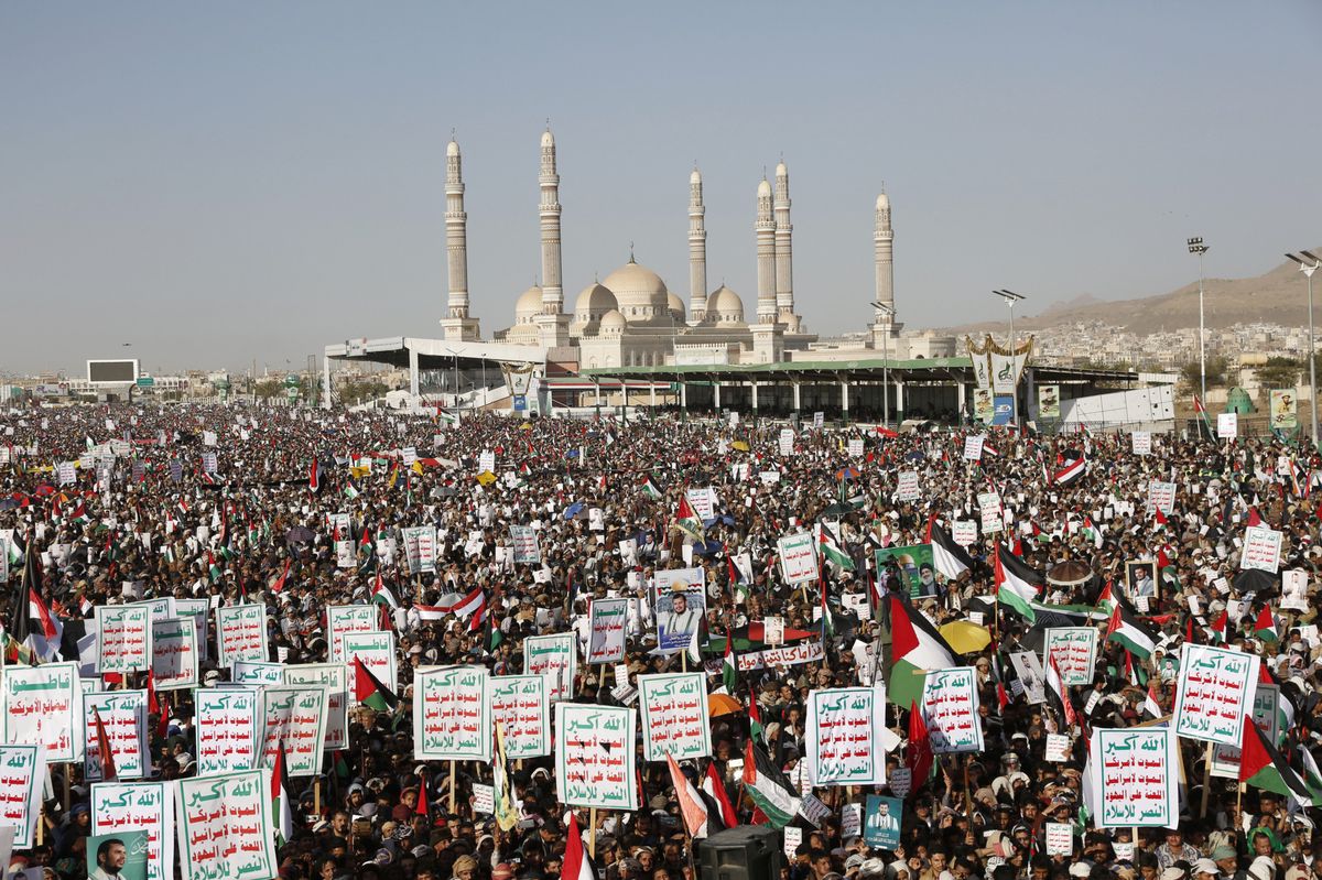 Grossdemonstration in Sanaa (Jemen) gegen die amerikanischen Luftangriffe auf die Huthi im Roten Meer.
