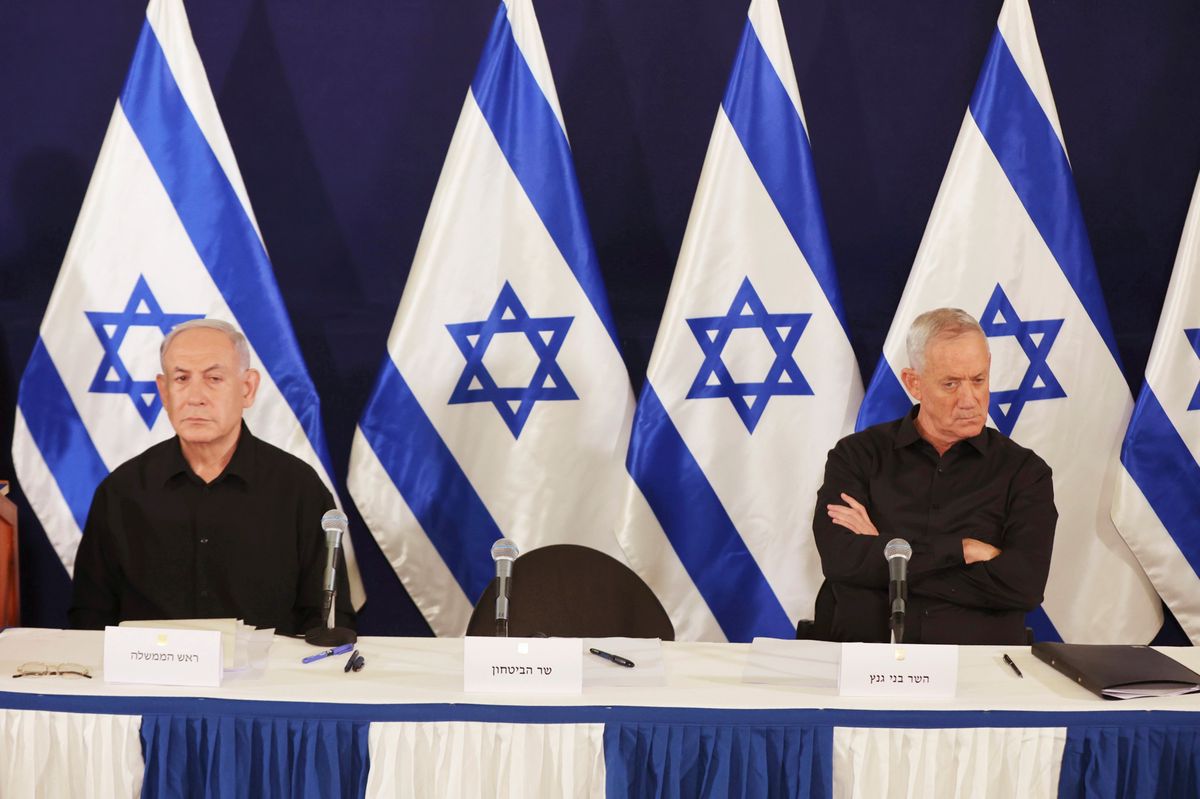 Israels Premier Benjamin Netanyahu (l.) und Oppositionspolitiker Benny Gantz.