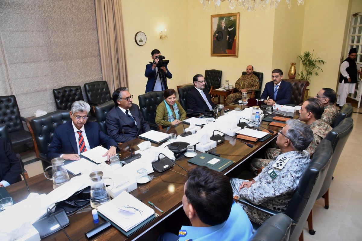 Das Bild zeigt ein Treffen des Sicherheitskomittees in Islamabad. Pakistan hat sich mit dem Iran auf eine Deeskalation geeinigt.