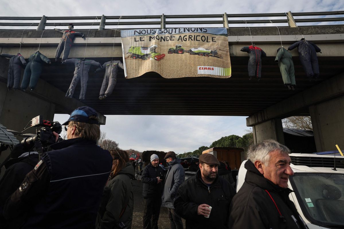 Blockade der A64 bei Toulouse: Die Viehzüchter im Südwesten Frankreichs fordern Staatshilfen. 