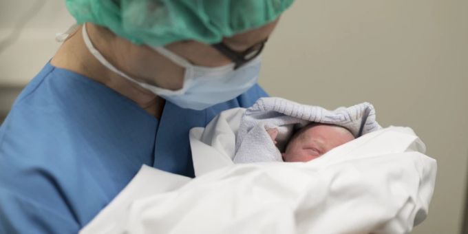 Babys - Kanton Bern: Hier kommen die Geburtenzahlen