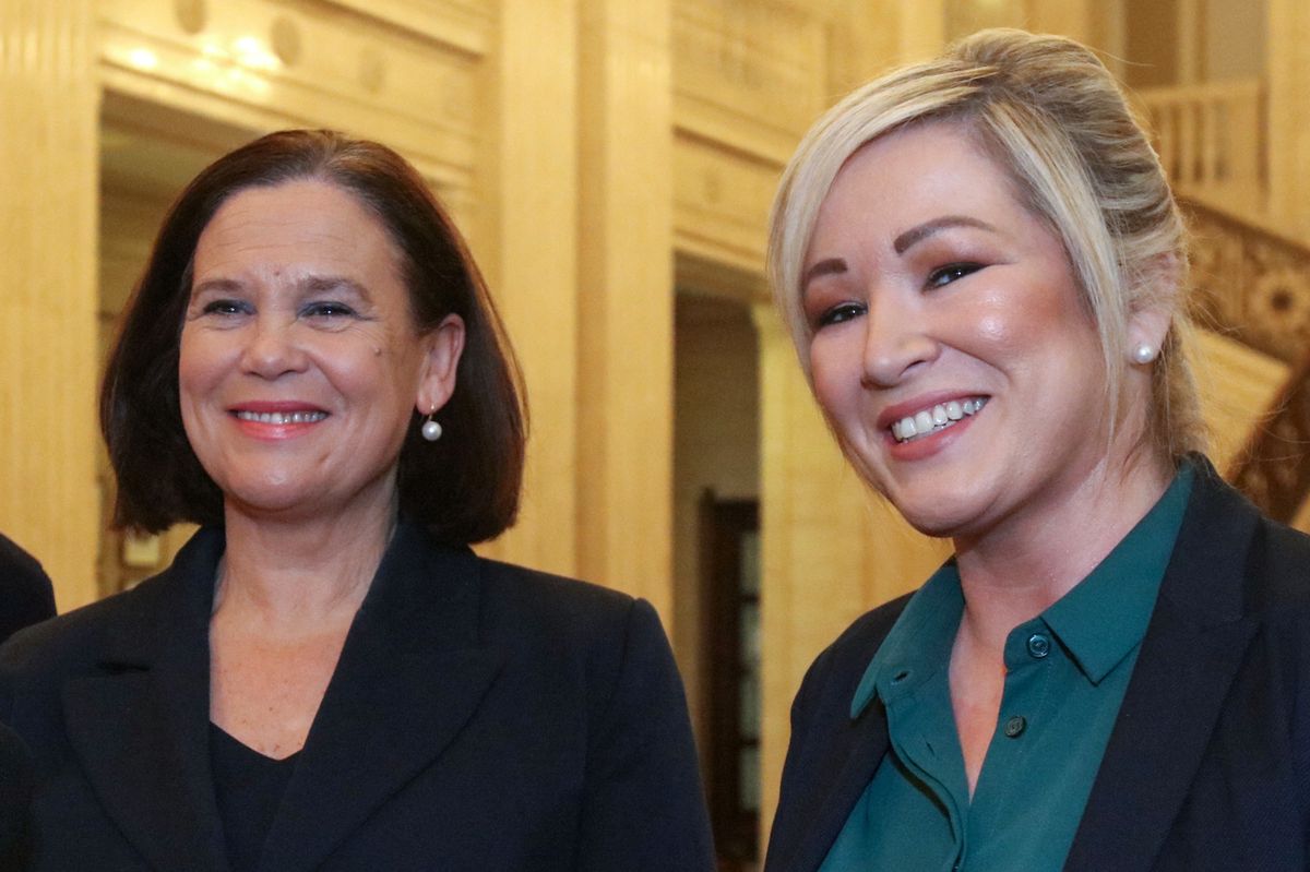 «Moment von grosser Bedeutung»: Michelle O'Neill (rechts), Erste Ministerin Nordirlands, und Mary Lou McDonald, Chefin von Sinn Fein.