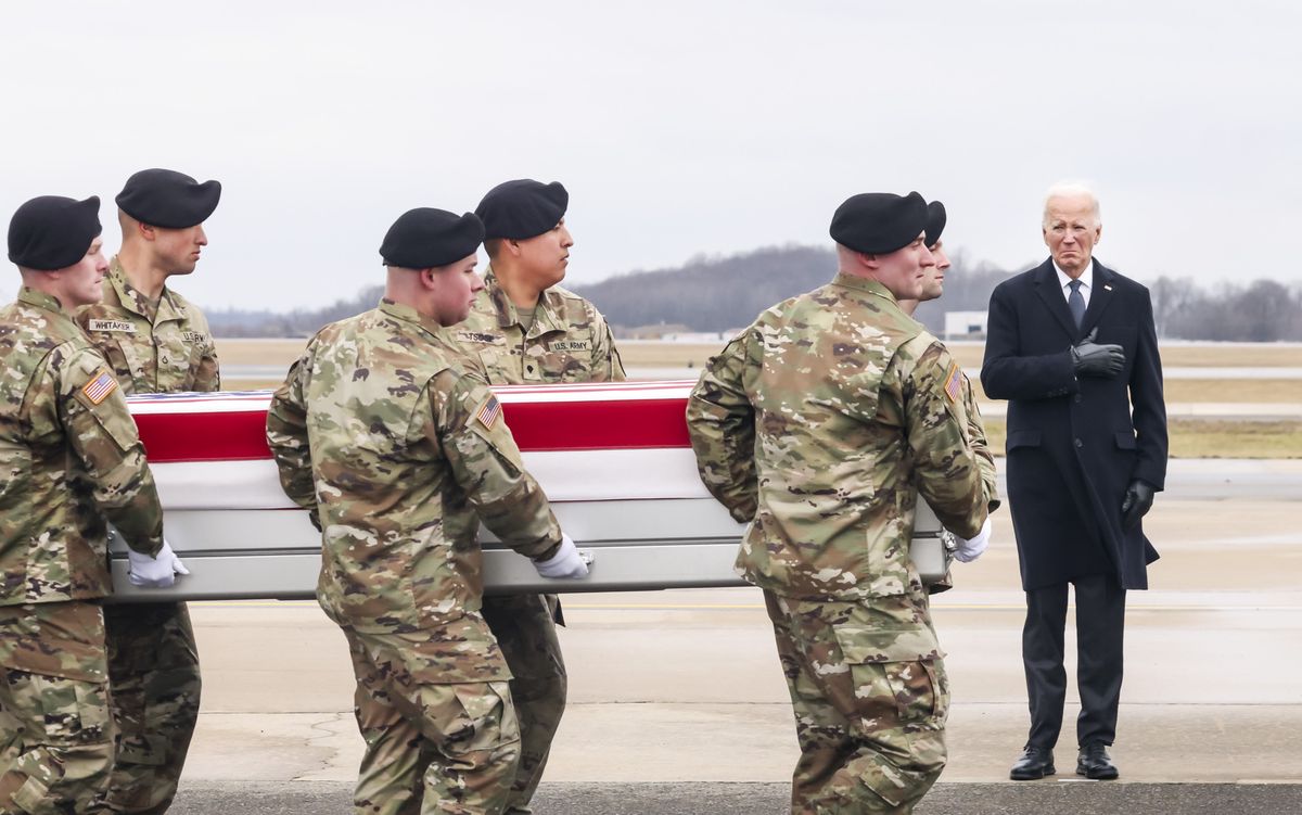 Getötete Amerikaner im Nahen Osten: Joe Biden bei der Rückkehr der Soldatensärge in Dover, Delaware.