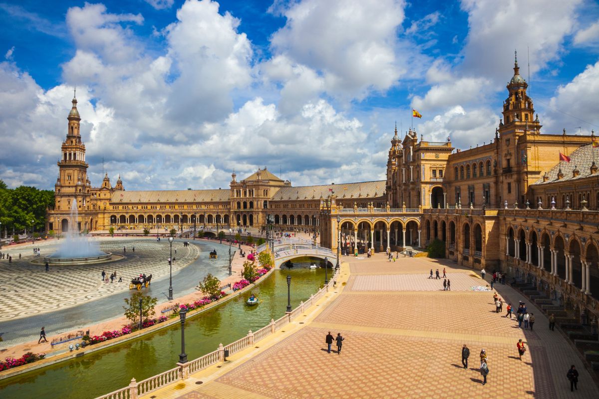 Noch ist der Besuch gratis: Plaza de España in Sevilla. 