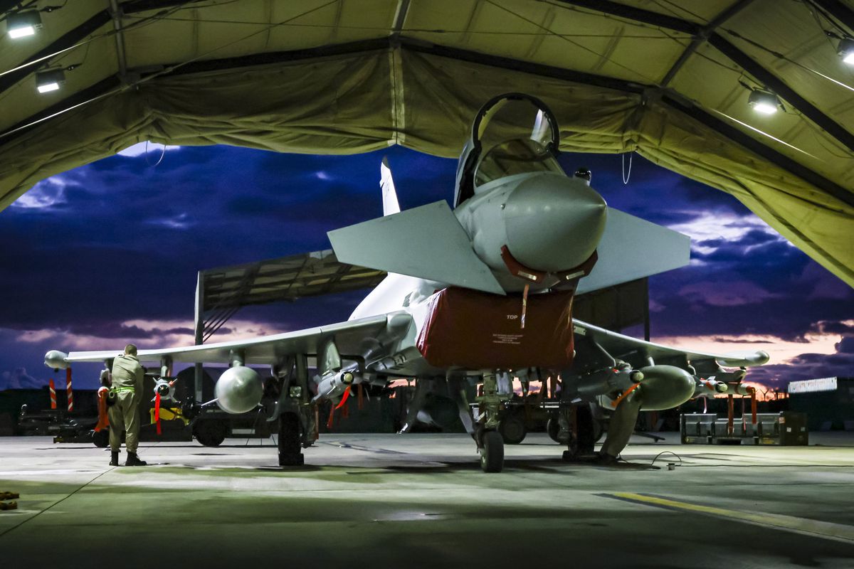 USA und Grossbritannien gehen gemeinsam gegen die Huthis vor: Typhoon-Kampfjet vor Angriff auf den Jemen.
