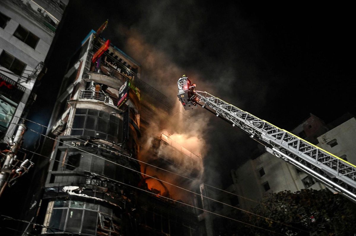 Das Feuer brach am Donnerstagabend in einem Restaurant in der Bailey Road aus und breitete sich anschliessend auf die weiteren Stockwerke aus.