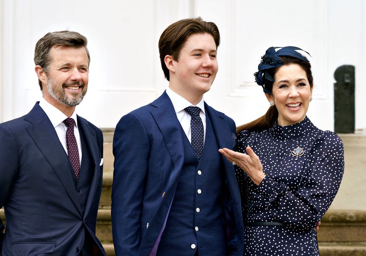 Prinz Christian von Dänemark wird seiner Rolle als Thronfolger gerecht: 2021 noch einfacher Konfirmand, ist er inzwischen Kronprinz, nachdem seine Eltern Frederik und Mary Mitte Januar 2024 König und Königin geworden sind.