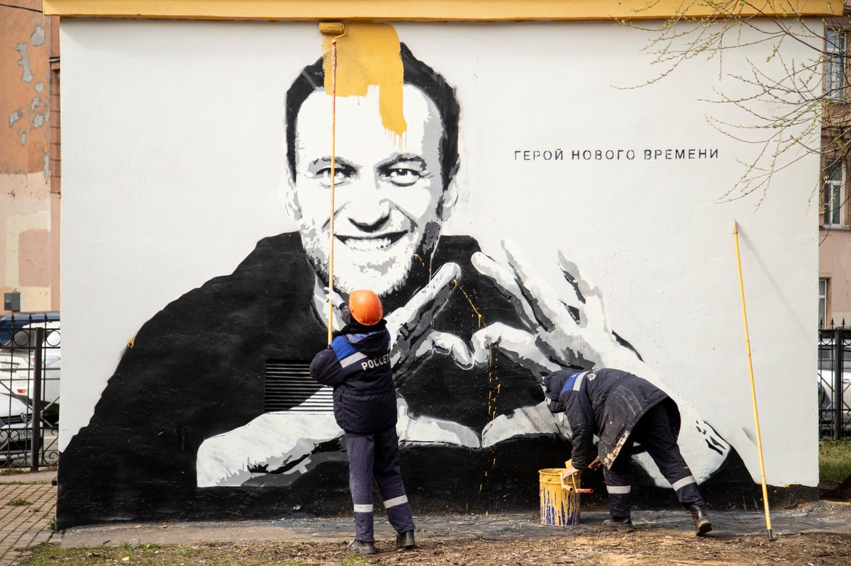 Das muss auf Geheiss der Behörden übermalt werden: Alexei Nawalny als Graffiti in St. Petersburg, 2021.