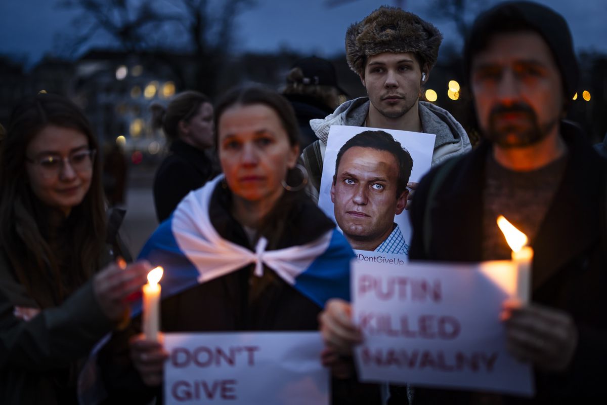 «Putin hat Nawalny getötet»: Der Tod des Kremlkritikers hat weltweit Bestürzung ausgelöst, wie hier in Zürich.