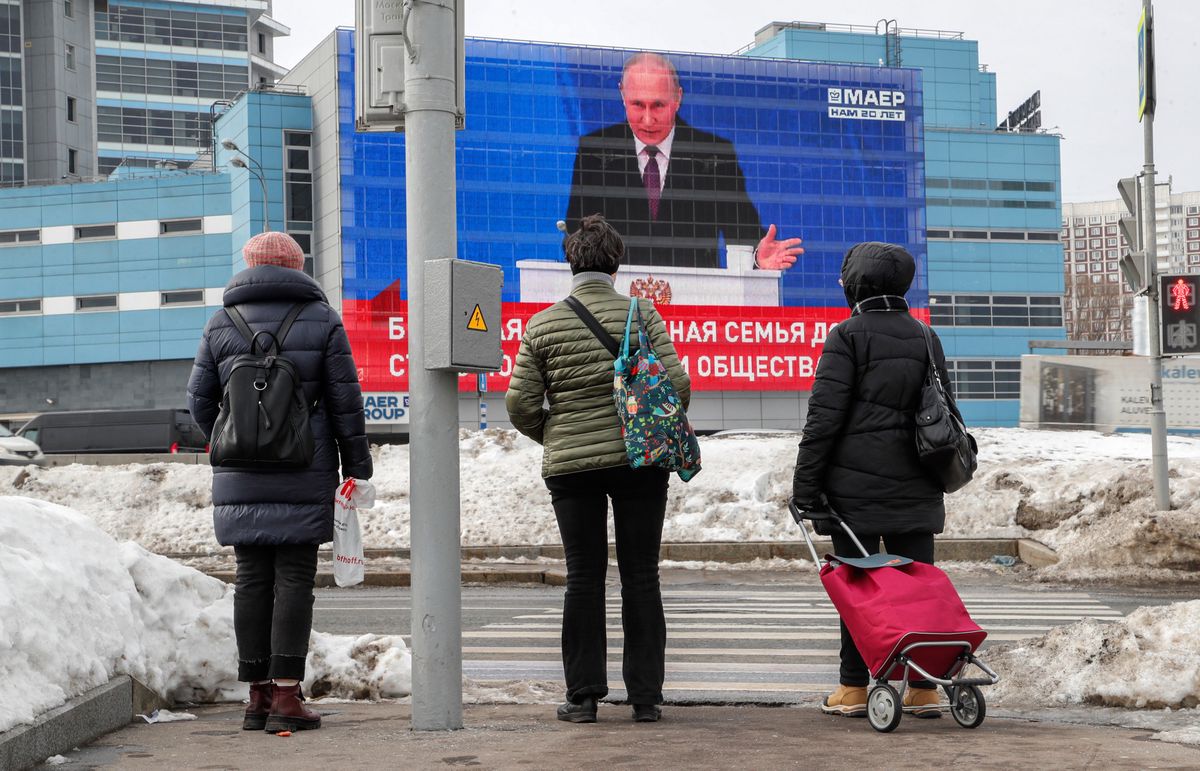 Putin ist allgegenwärtig in Moskau – und wähnt sich schon jetzt als Sieger der Präsidentschaftswahlen. 