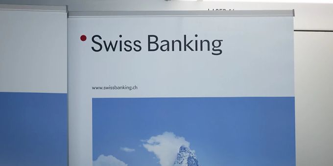 Die Schweizerische Bankiervereinigung (SBVg) sieht den Bankenplatz Schweiz in einer guten Verfassung. Nach der CS-Notübernahme des vergangenen Jahres will der Branchenverband nun Lücken in der Bankenregulierung schliessen. (Archivbild)