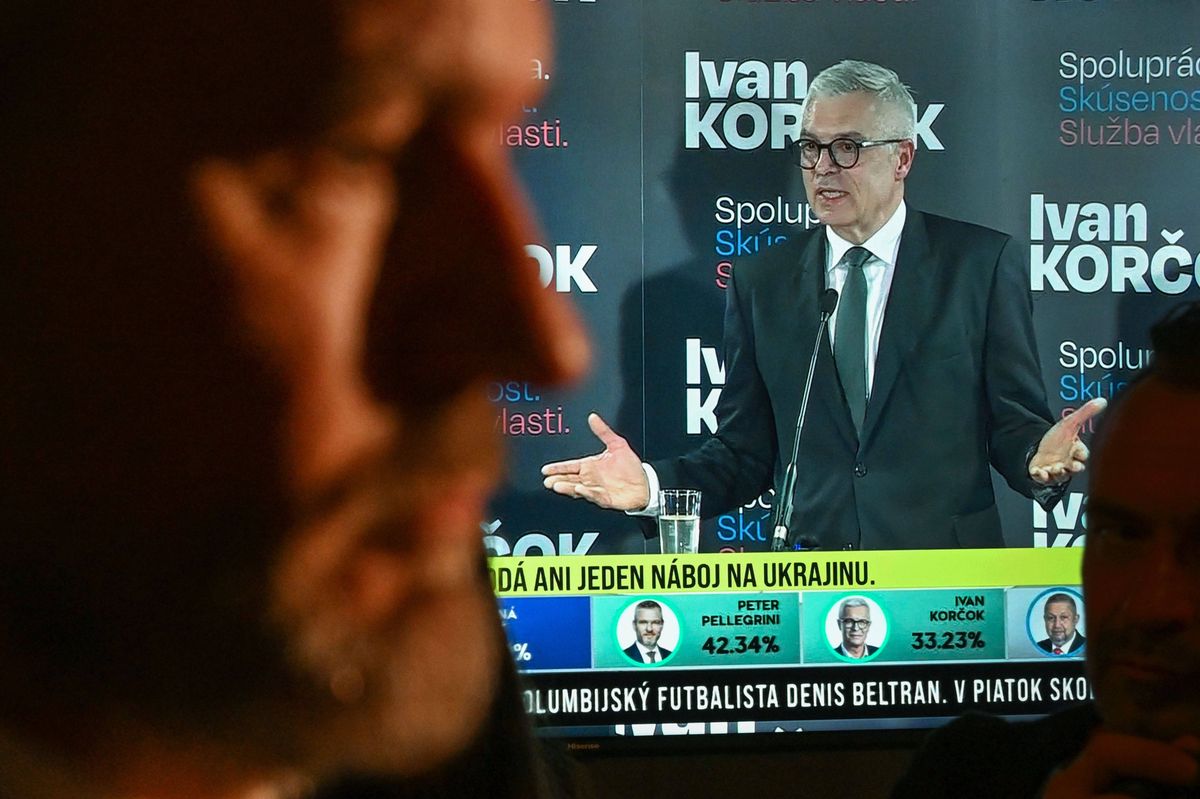 Ivan Korcok (rechts) hat den ersten Wahldurchgang gewonnen. Da keiner der Kandidaten die absolute Mehrheit erreichte, muss er gegen Peter Pellegrini zur Stichwahl antreten.