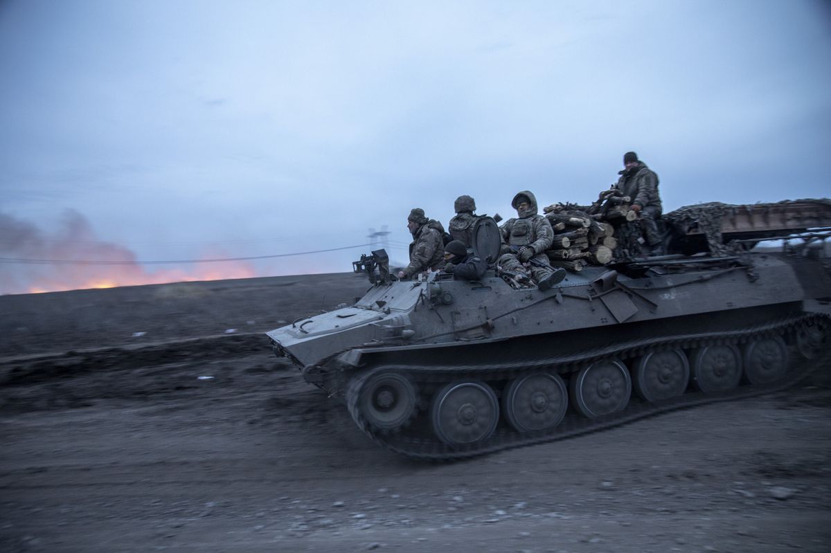 Ukrainische Soldaten in der Nähe von Awdijiwka. Sie versuchen derzeit, die russischen Vorstösse zu stoppen. 