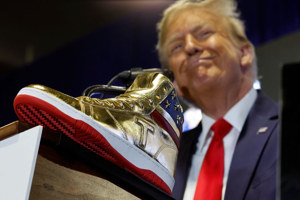 Der letzte Schrei: Am 17. Februar lancierte Donald Trump seinen eigenen Turnschuh in Philadelphia. Trotz des Preises von 399 Dollar war der Sneaker nach wenigen Stunden ausverkauft.