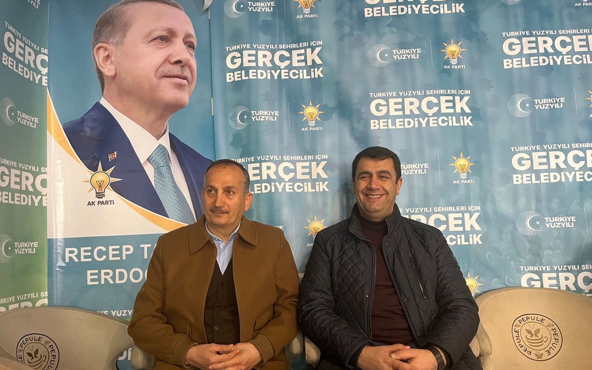 Fahri Sakar (rechts), AKP: „Der Vizepräsident ist Kurde, der Finanzminister ist Kurde. Das soll Unterdrückung sein?“ 