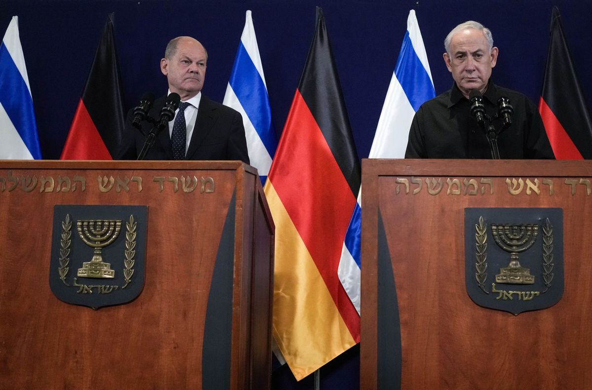Olaf Scholz und der israelische Premier Benjamin Netanyahu während einer Medienkonferenz nach dem Besuch des Bundeskanzler in Tel Aviv im Oktober 2023. 