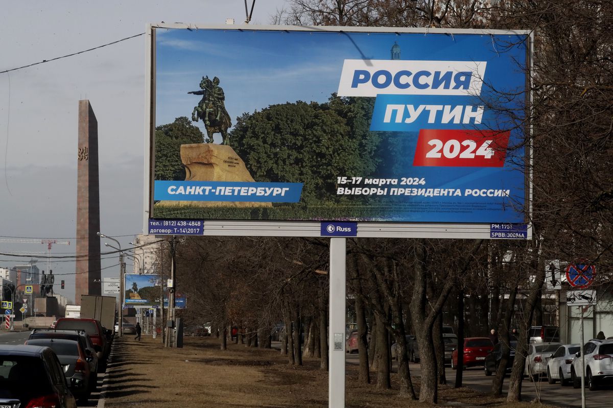 «Russland, Putin, 2024»: Werbung für die Abstimmung über den Präsidenten in St. Petersburg.