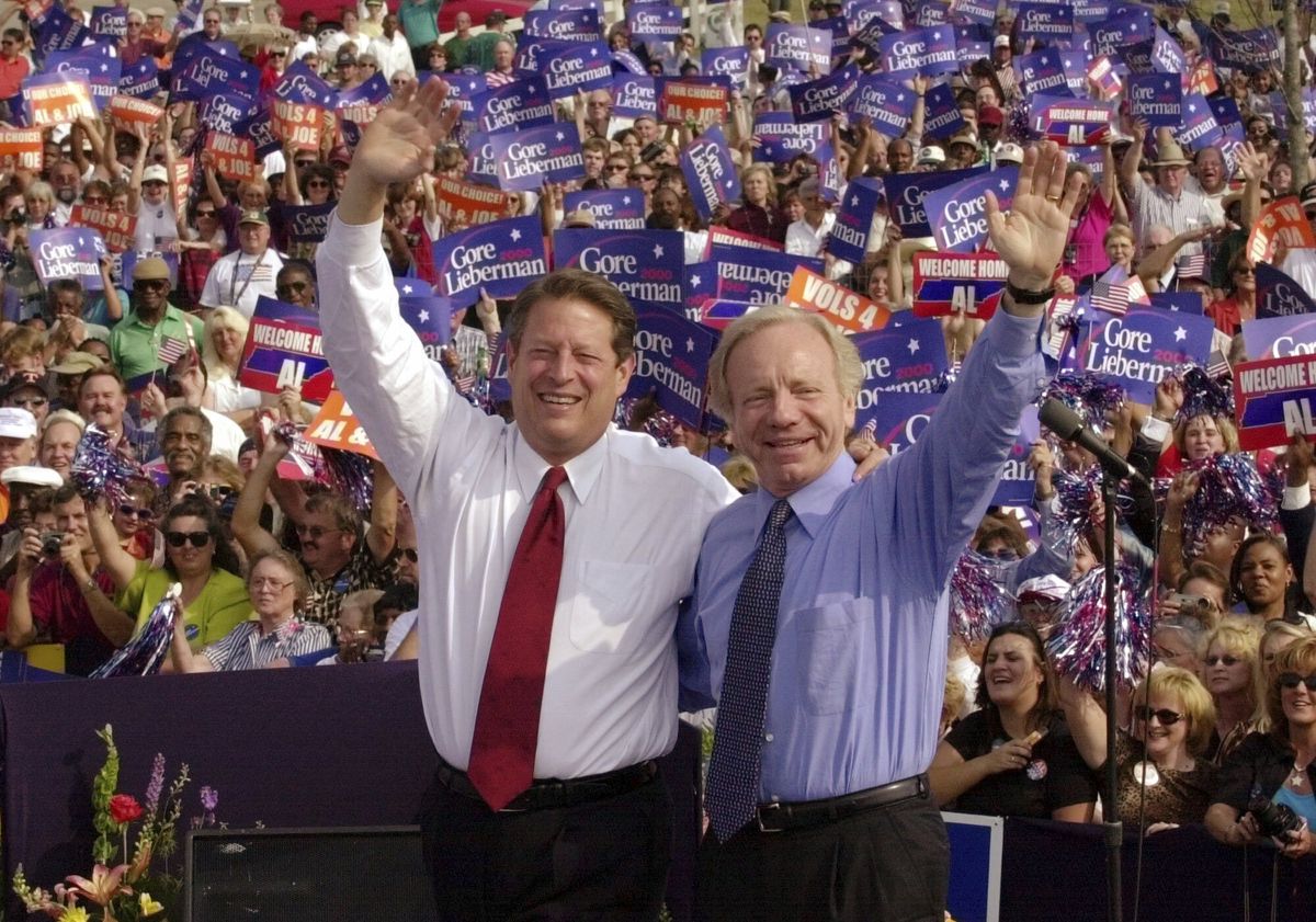 Fast ins Weisse Haus eingezogen: Al Gore und Joe Lieberman.