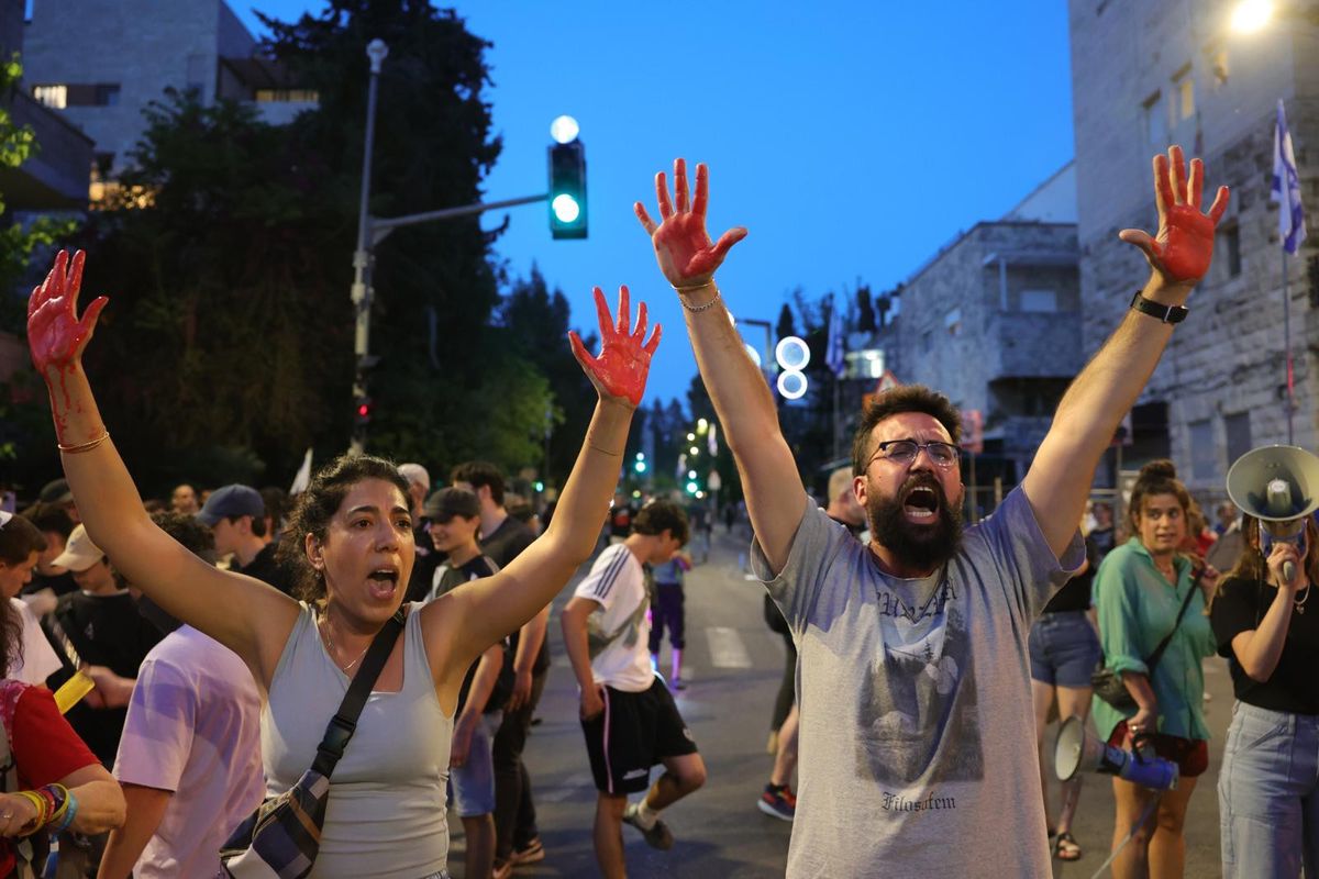 Demonstrantinnen und Demonstranten in Jerusalem fordern die sofortige Freilassung der Geiseln. 