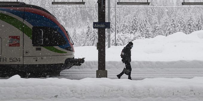 Zwischen Faido TI und Airolo TI war der Zugverkehr in der Nacht zum Montag wegen Lawinengefahr unterbrochen. (Archivbild)