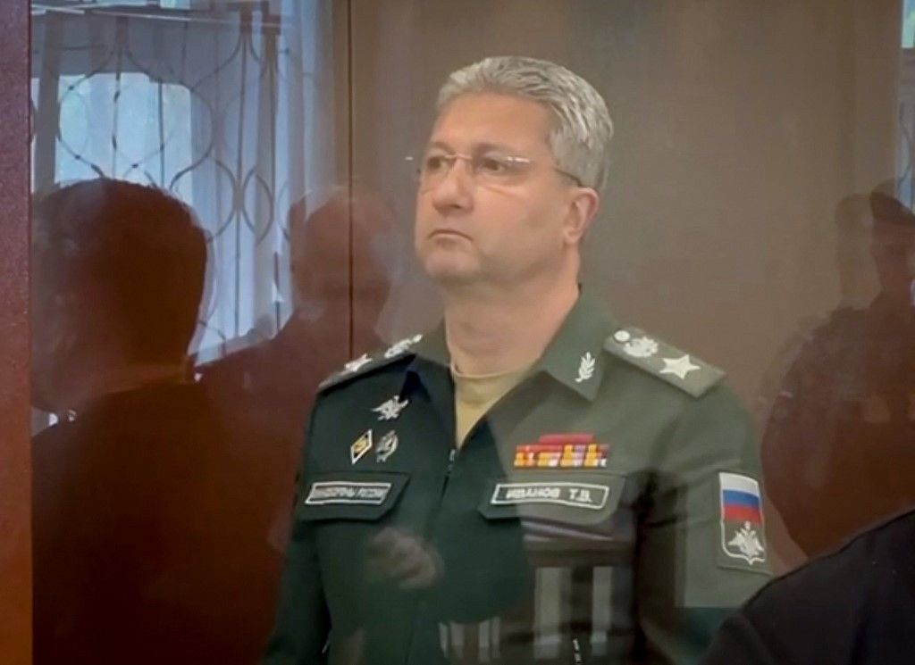 Timur Iwanow bei der Urteilsverkündung in einem Glaskäfig in einem Moskauer Gericht.